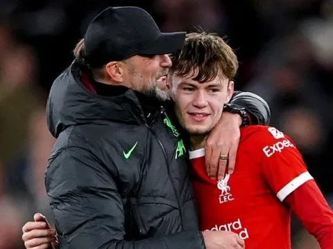 Bradley có thể giúp Liverpool mở khoá Alexander-Arnold ở hàng tiền vệ