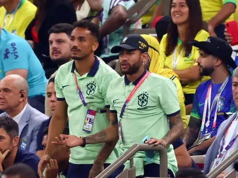 Brazil toang mạnh, choáng váng vì thông tin về Neymar