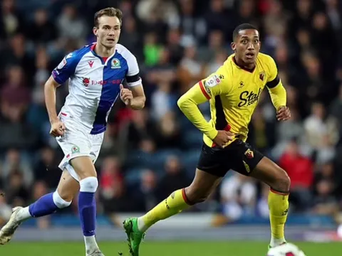 Brighton phá kỷ lục chuyển nhượng cho tiền đạo Watford