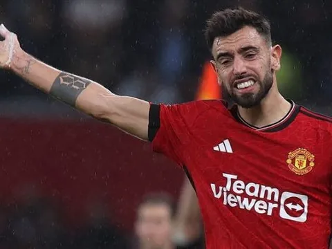 Bruno Fernandes: '10 người sao đá nổi'