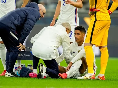 Bruno Fernandes gửi lời nhắn cho Varane sau khi dính virus FIFA