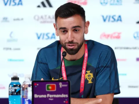 Bruno Fernandes nói lời vỗ về Cristiano Ronaldo