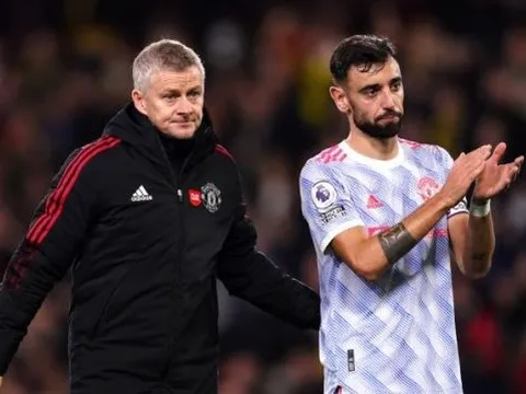 Bruno Fernandes phá vỡ im lặng giữa bầu không khí u ám