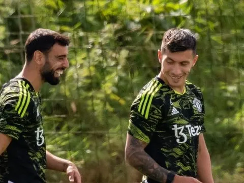 Bruno trêu chọc Lisandro Martinez