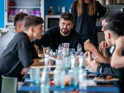 Bữa tiệc chia tay khiến CĐV nghẹn ngào tại Barca