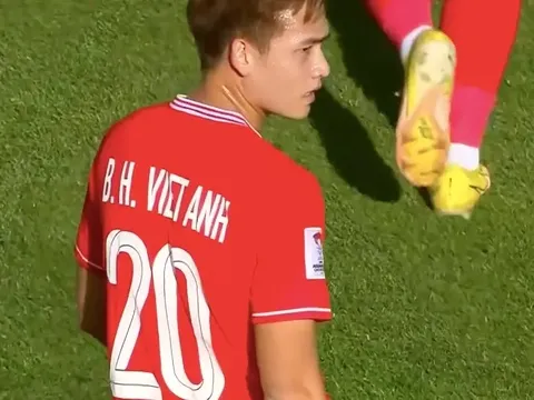 Bùi Hoàng Việt Anh nhập viện