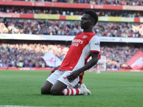 Bukayo Saka ngả mũ thán phục đồng đội Arsenal
