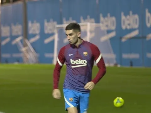 Buổi tập đầu tiên của Ferran Torres với Barcelona