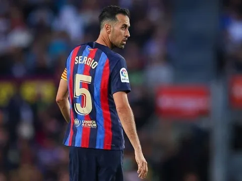 Busquets rời Barca: Tạm biệt, tượng đài của sự tối giản!