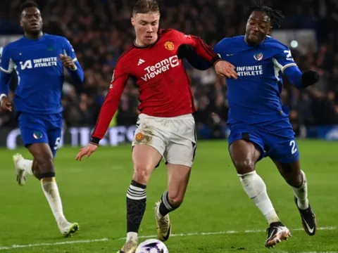 Thắng Man Utd, bộ đôi sao Chelsea bị chỉ trích