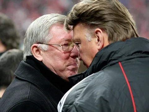Ngày Sir Alex ôm nỗi uất hận trước Bayern