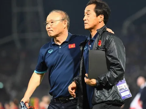 Thầy Park cập bến CLB V-League?; U23 Việt Nam tái ngộ Uzbekistan