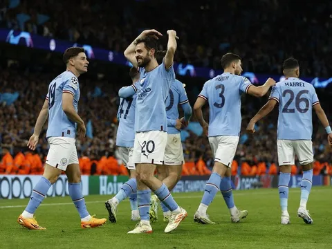 Các huyền thoại Italy tranh cãi về điểm yếu của Man City