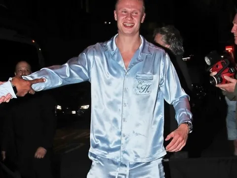 Các ngôi sao Man City và Wags dự tiệc tại hộp đêm