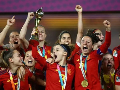 Các nhà vô địch World Cup vẫn từ chối lên tuyển, cựu Chủ tịch LĐBĐ Tây Ban Nha ra tòa