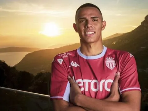 'Cafu mới' tự hào khi được M.U săn đón