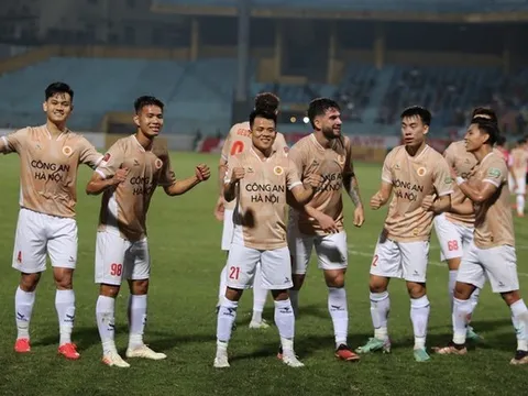 Kiatisuk ra tay, CAHN giành 3 điểm thuyết phục trước TP.HCM