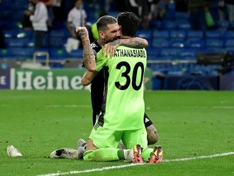 Cảm xúc dạt dào của đội trưởng Sheriff sau khi quật ngã Real