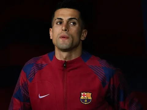 Arsenal muốn đánh bại Barca để lấy ngôi sao Man City