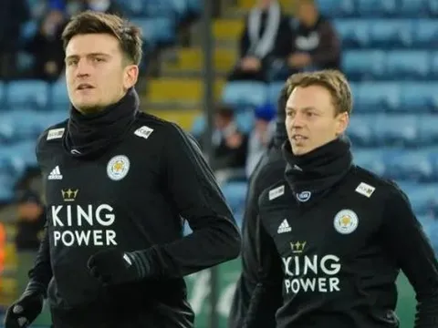 Cặp trung vệ 65 tuổi của Man United