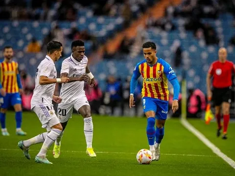 Carlo Ancelotti phải lo lắng dù thắng Valencia