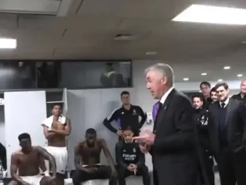 Ancelotti thông báo phần thưởng khiến phòng thay đồ Real phấn khích