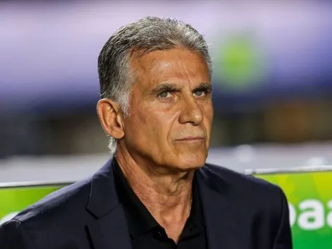 Rio Ferdinand khuyên M.U bổ nhiệm cánh tay phải của Sir Alex