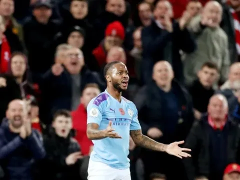 Carlton Palmer nghi ngờ khả năng Liverpool tái ngộ Sterling