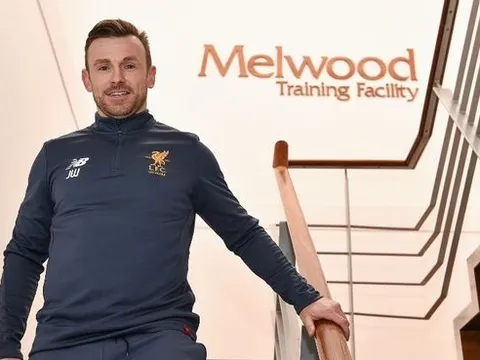 Carragher chỉ ra vị trí mà tân Giám đốc Liverpool cần chiêu mộ