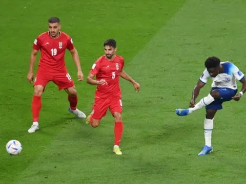 "Cậu ấy bao nhiêu tuổi? 21? Quá lão luyện cho ĐT Anh"