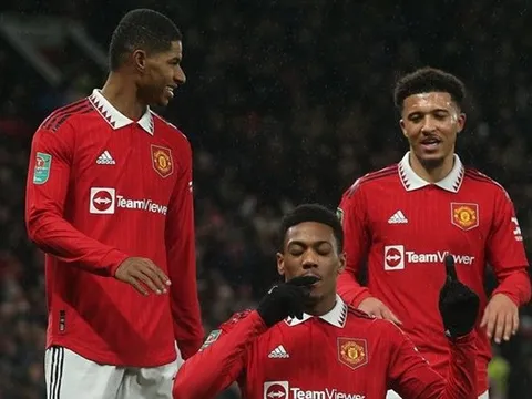 "Cậu ấy không xứng đáng trở lại thi đấu cho Man Utd"