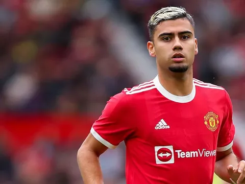 Sir Alex thuyết phục cầu thủ là fan Arsenal đến M.U