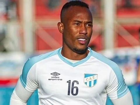 Cầu thủ Colombia chết sau buổi tập