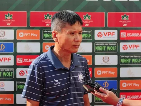 Cầu thủ đình công, HLV V-League ủng hộ