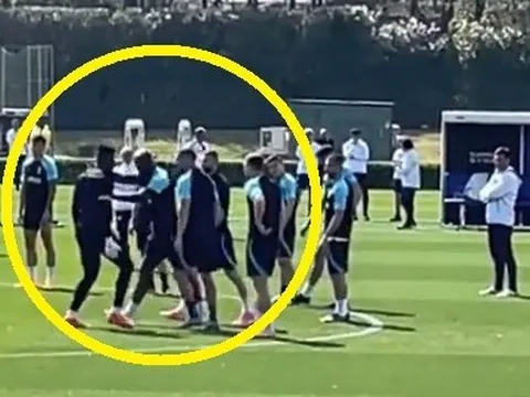 Cầu thủ Inter xô xát trước tứ kết lượt về Champions League