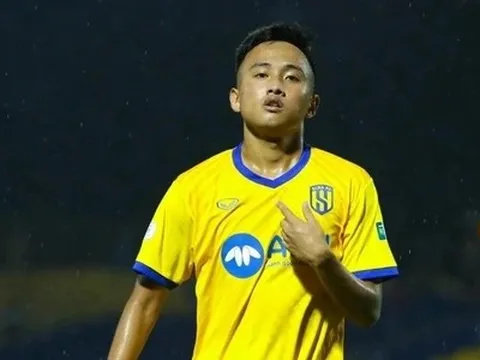 Cầu thủ SLNA bị VFF treo giò