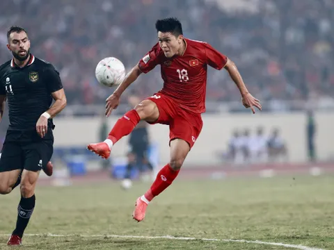 Cầu thủ Việt Nam được so sánh với Dennis Bergkamp