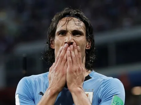 Cavani bị treo giò vì nóng nảy