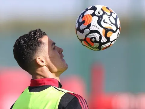 Man Utd sắp sửa trình làng một lối chơi mới?