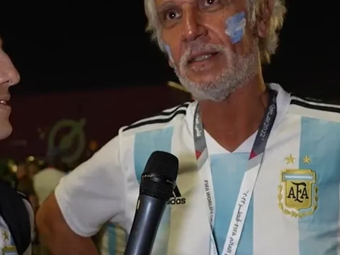 CĐV Argentina: 'Messi gãy chân cũng phải ra sân'