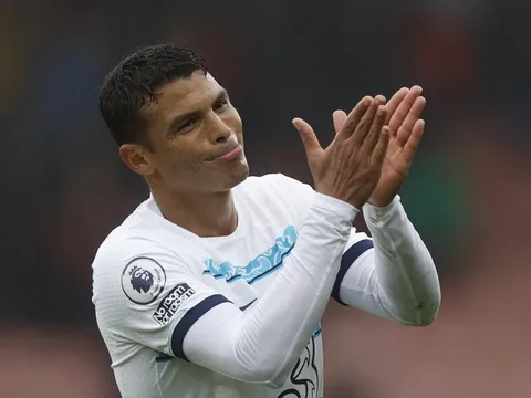 CĐV Chelsea ăn mừng trụ hạng