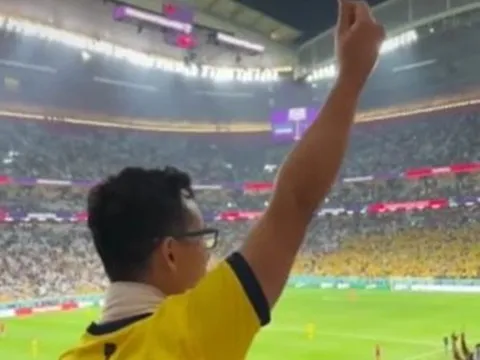 CĐV Ecuador chọc giận người hâm mộ Qatar