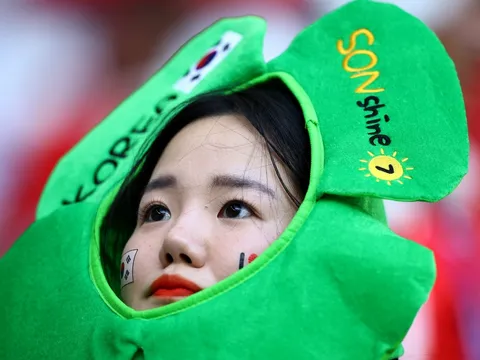 CĐV Hàn Quốc khóc nức nở khi thua Ghana