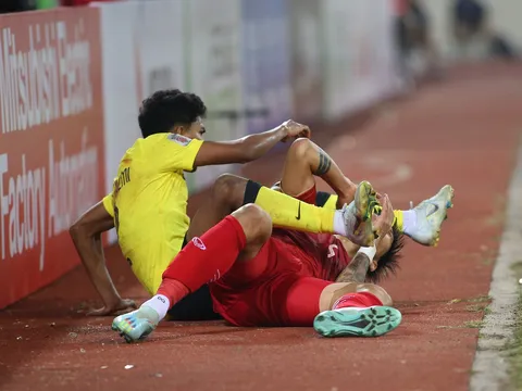 CĐV Malaysia: 'Trọng tài đã giết chết trận đấu'