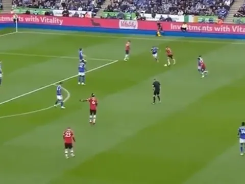 CĐV Man Utd phát sốt, hoài niệm vì Greenwood