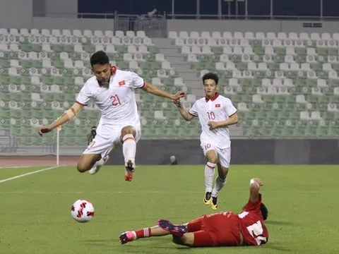 CĐV nhà chỉ trích U23 Việt Nam; ĐT Thái Lan thua đậm