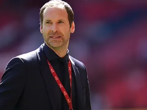CHÍNH THỨC: Petr Cech ký hợp đồng mới, bến đỗ không ngờ