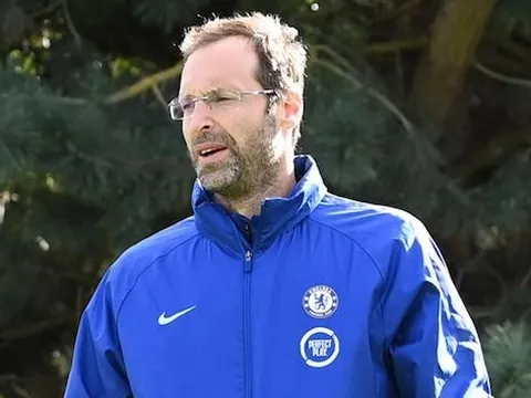 Chelsea ghi bàn thắng muộn, Petr Cech ăn mừng cuồng nhiệt
