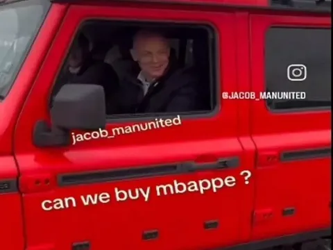 Phản ứng của Sir Brailsford khi được hỏi về việc M.U mua Mbappe