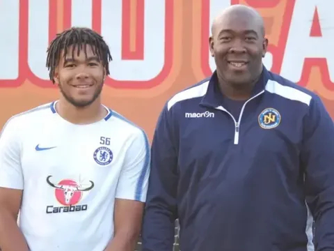 Cha của Reece James nhận công việc gây bất ngờ